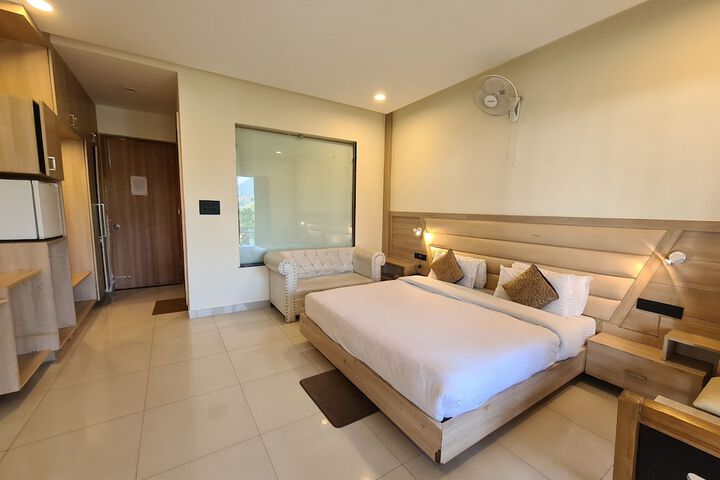 Room 17 of 122