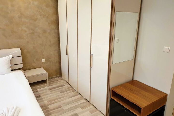 Room 25 of 68
