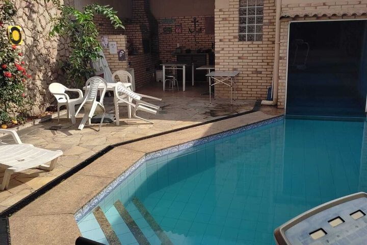 Pool 8 of 15