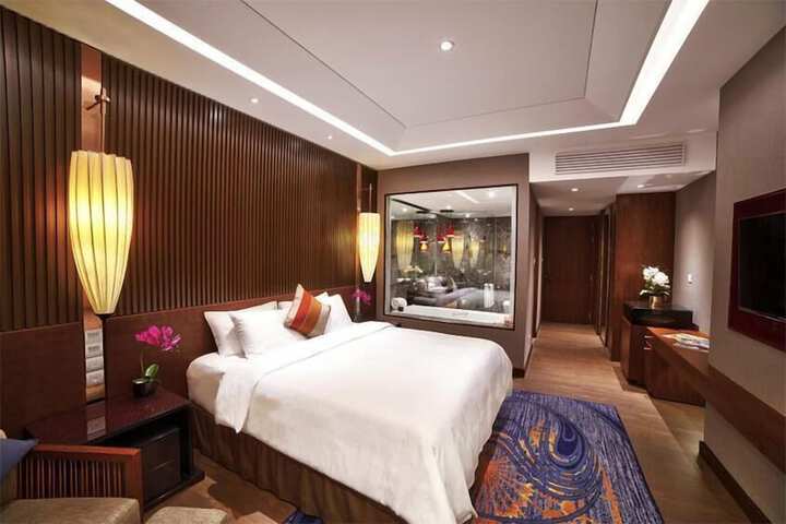 Room 21 of 48