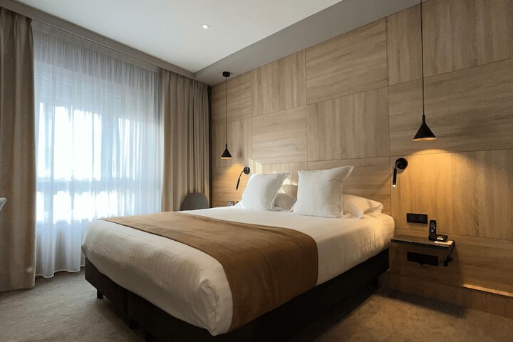 Room 4 of 62