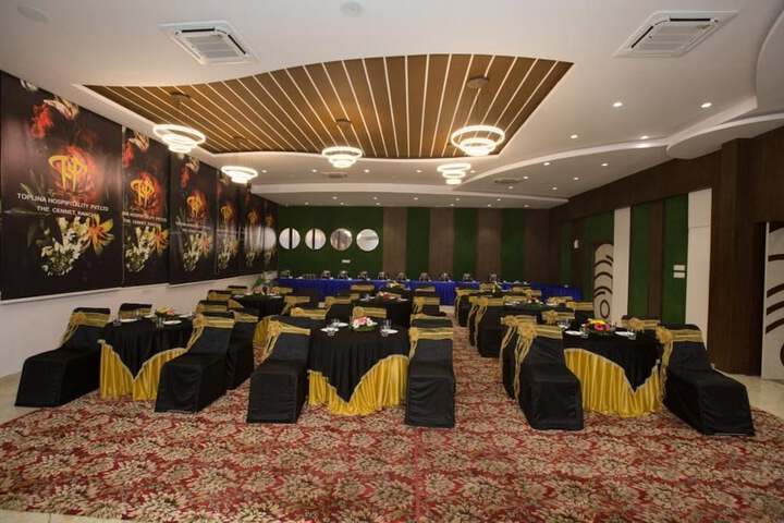 Ballroom/Hall 24 of 25