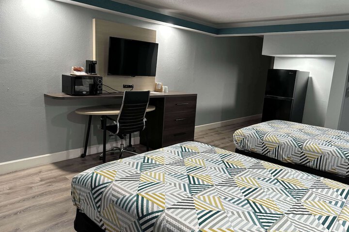 Room 10 of 34