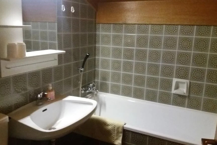 Room 9 of 17