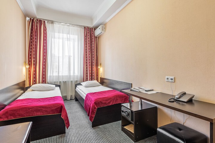 Room 26 of 87
