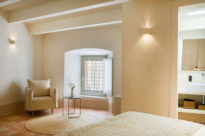 Room 6 of 40