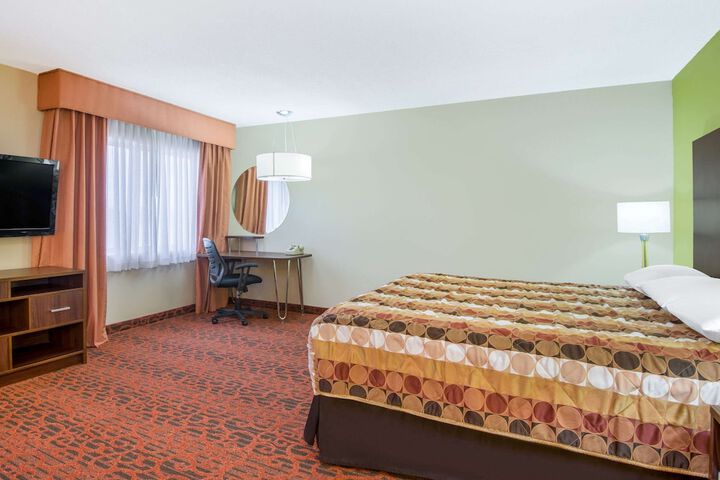 Room 9 of 14