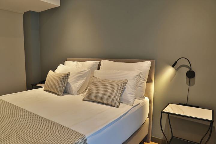 Room 8 of 51