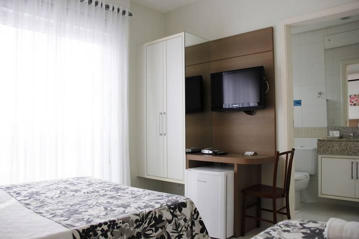 Room 7 of 27