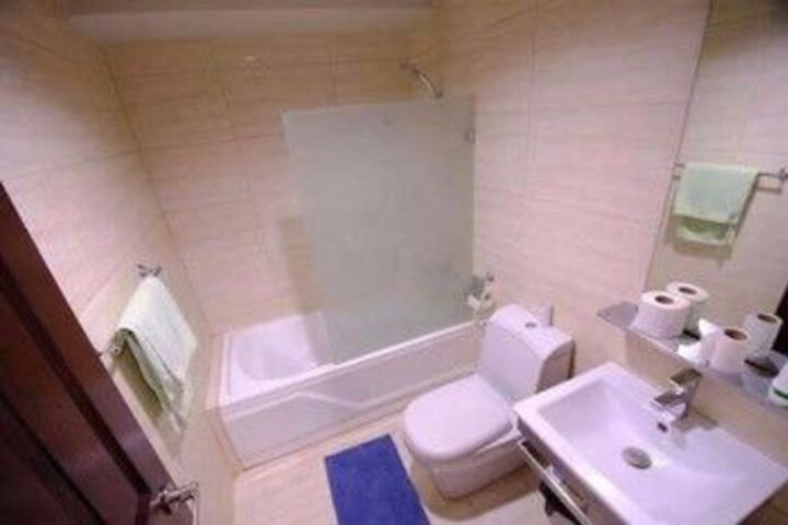 Room 10 of 127