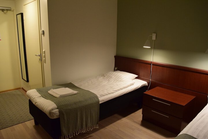Room 13 of 31