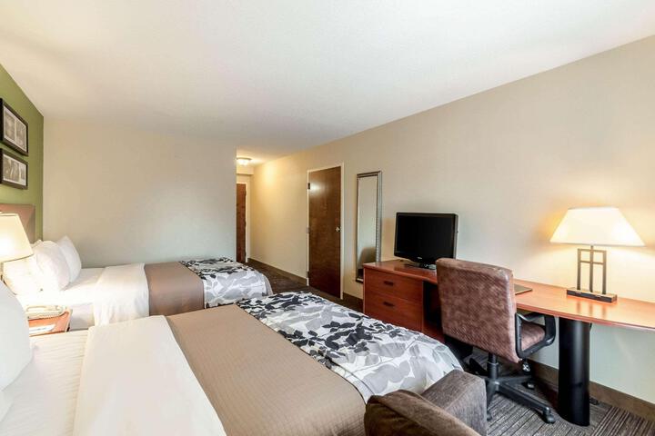 Double Accessible 2 Double Beds (5 of 12)