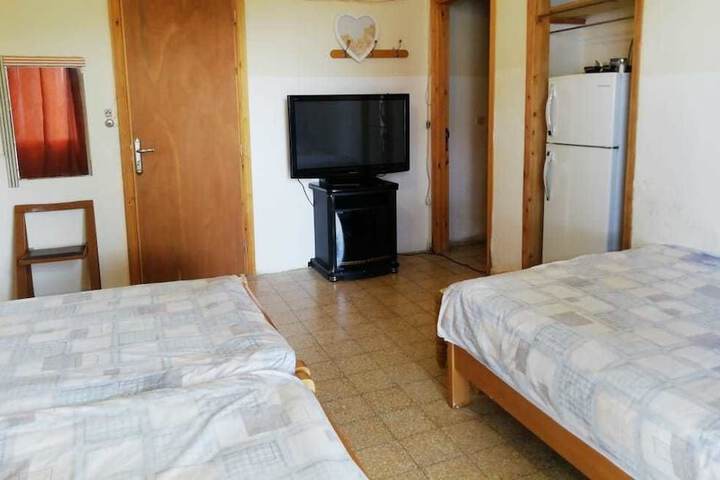 Room 6 of 10