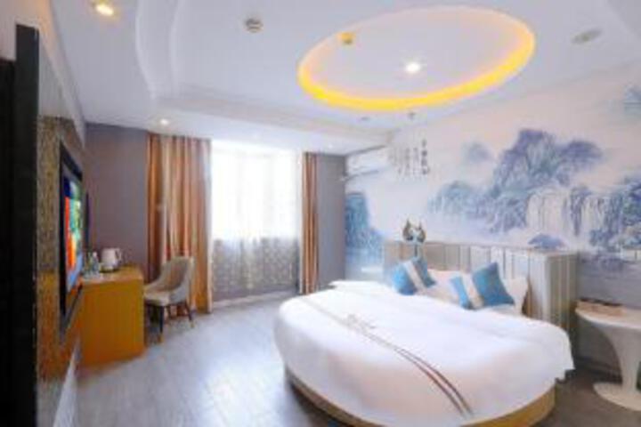 Room 5 of 7