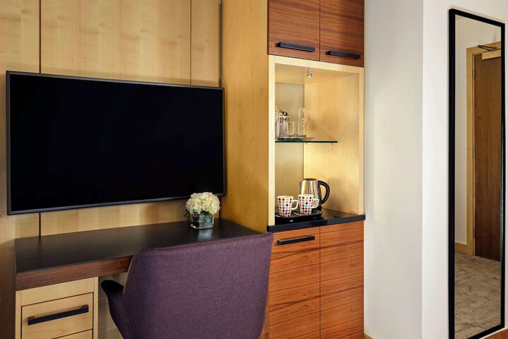 Room 16 of 62