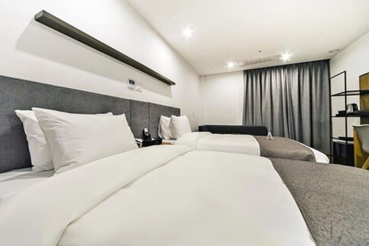 Room 18 of 78