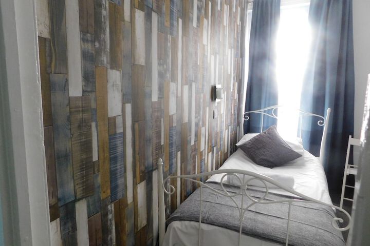 Room 7 of 48