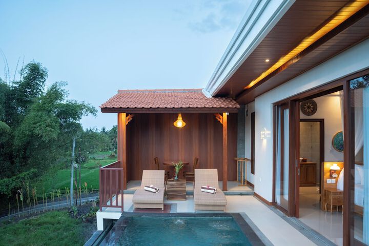 Pool 34 of 46
