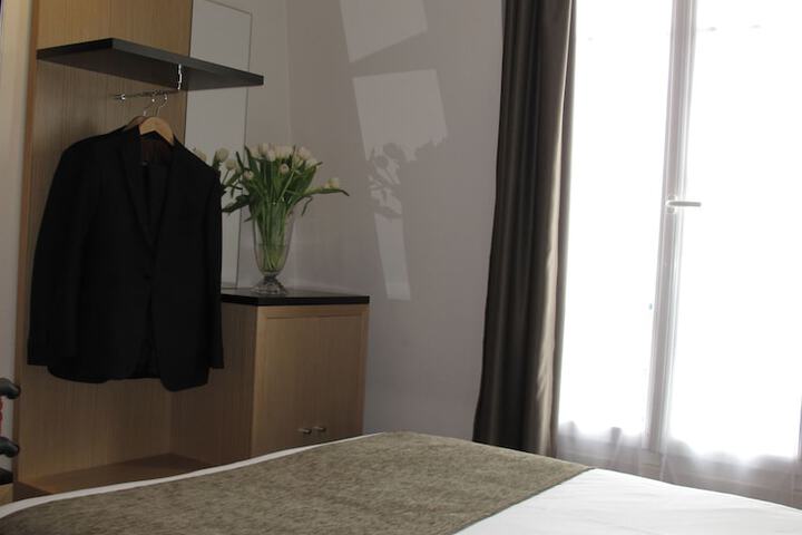 Room 9 of 48