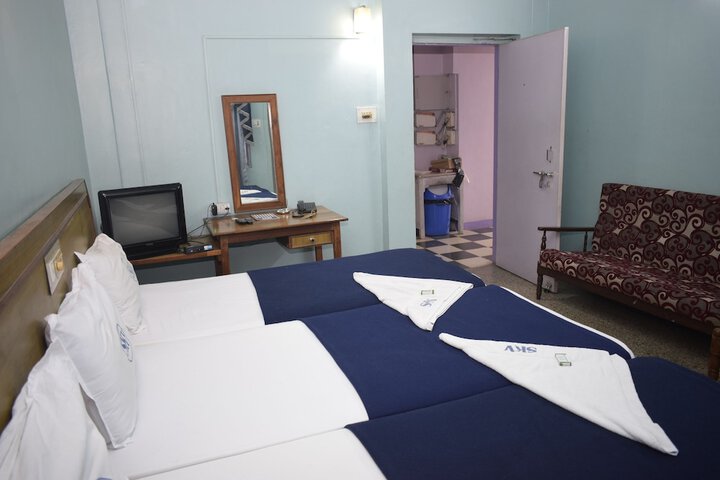 Room 4 of 20