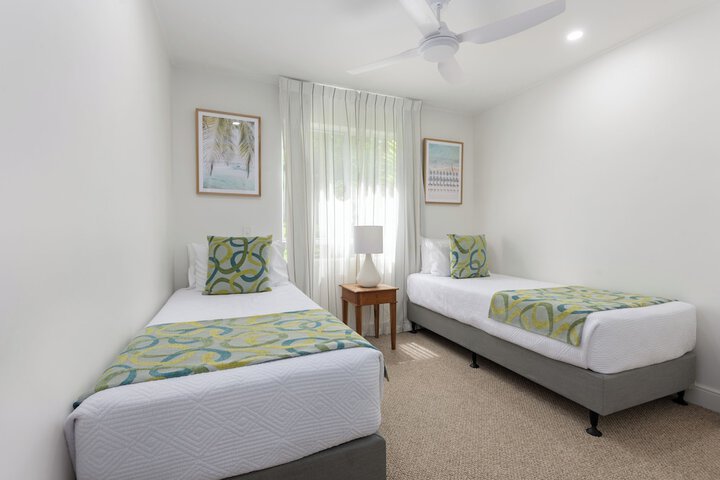 Room 12 of 74