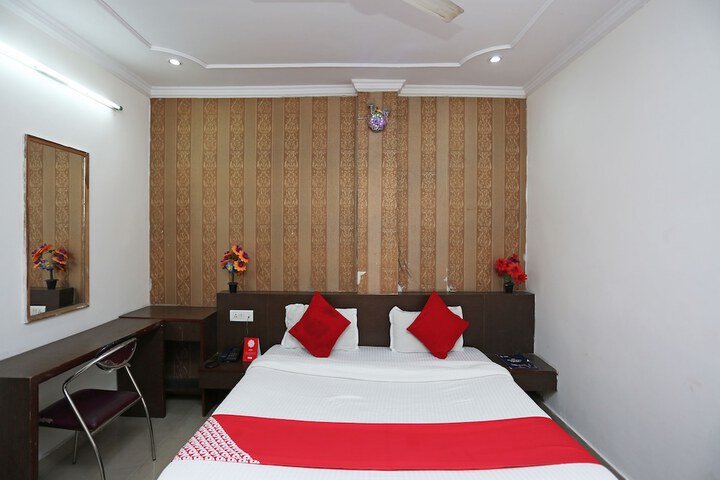 Room 13 of 26