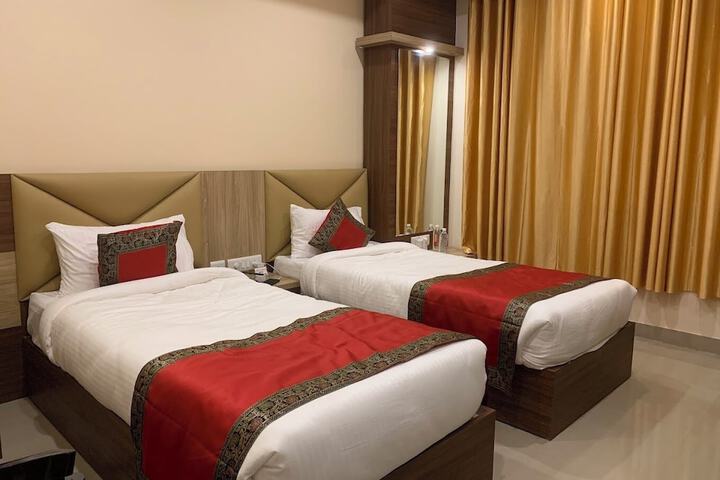 Room 2 of 9