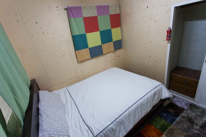 Room 14 of 28