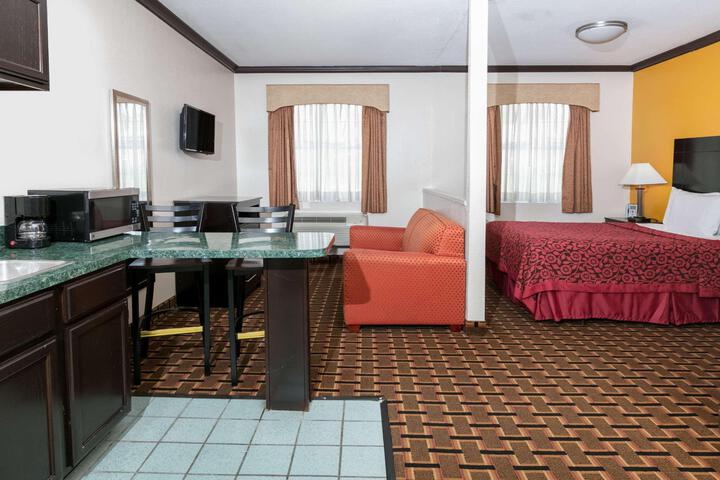 2 Queen Beds (4 of 9)