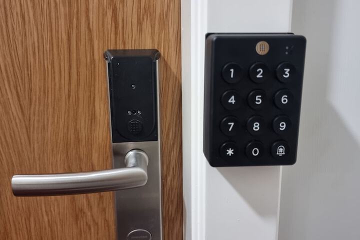 Room 10 of 34
