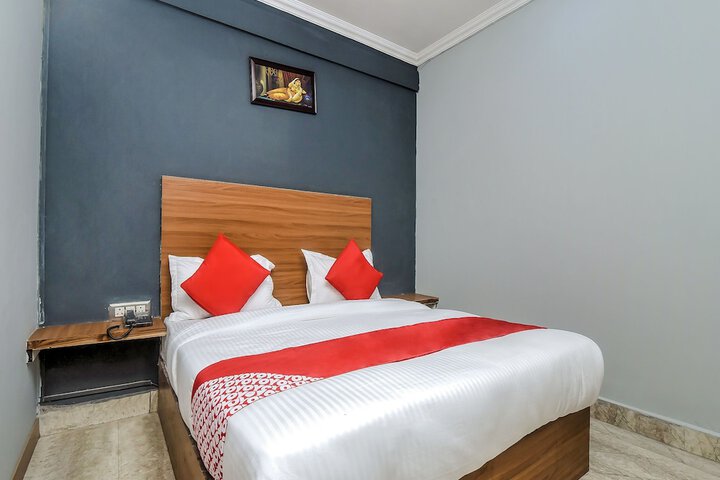 Room 8 of 32