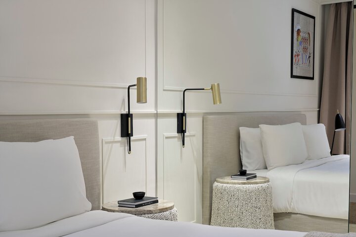 Room 21 of 43