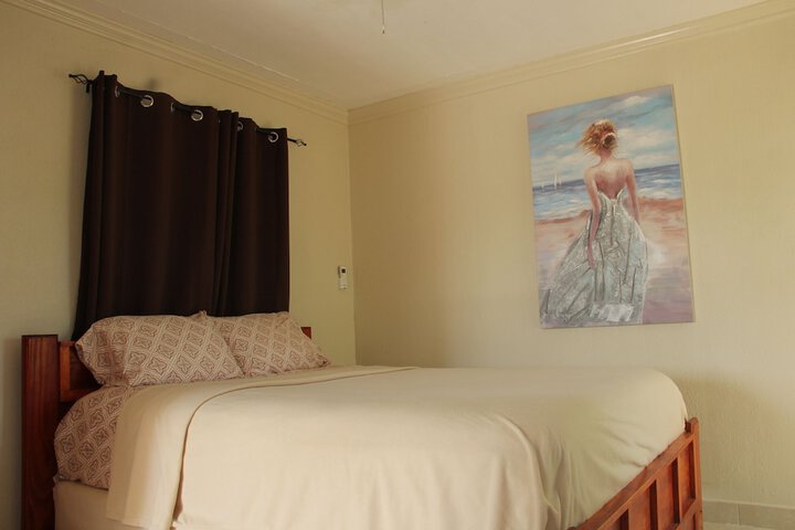 Room 6 of 83