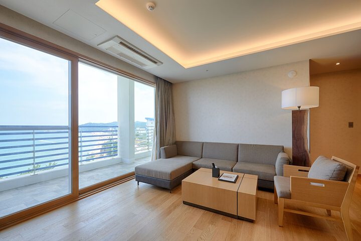 Room 32 of 127