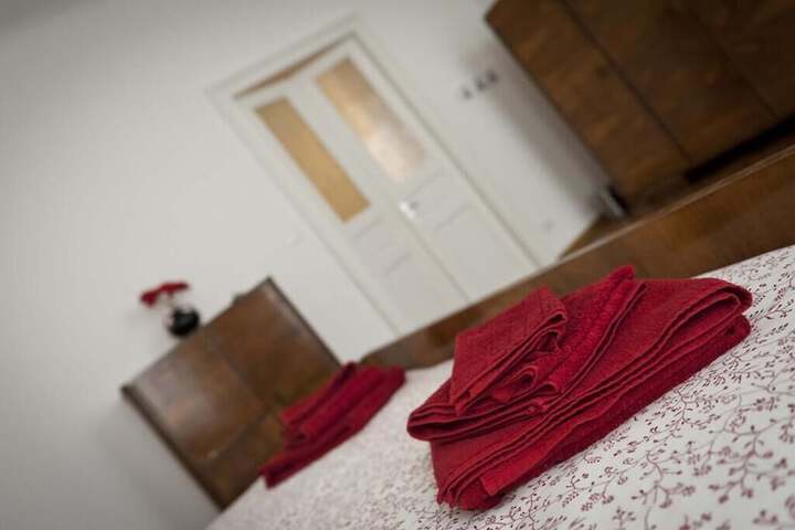 Room 2 of 43
