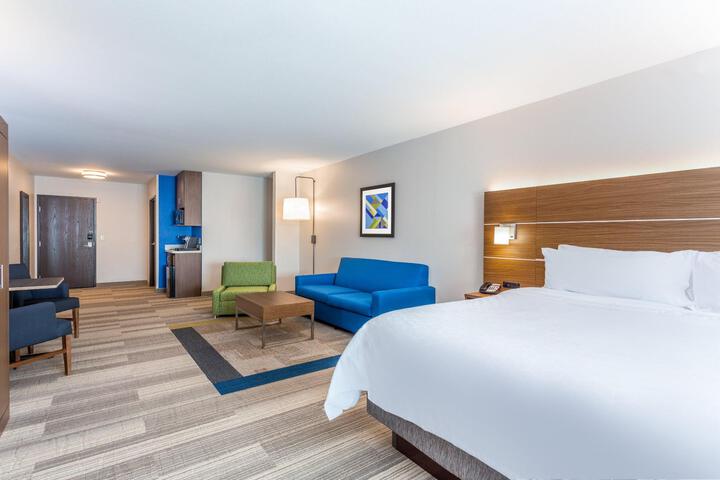 Suite 2 Queen Beds (7 of 12)