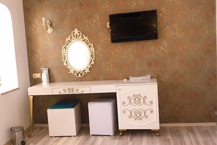 Room 27 of 115