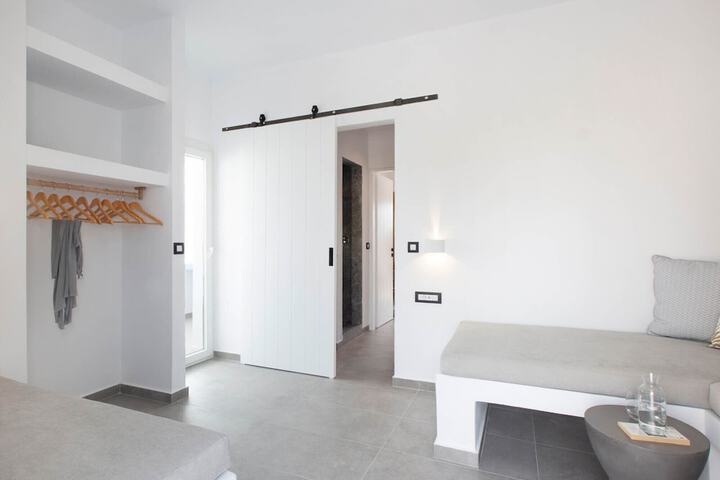 Room 44 of 101
