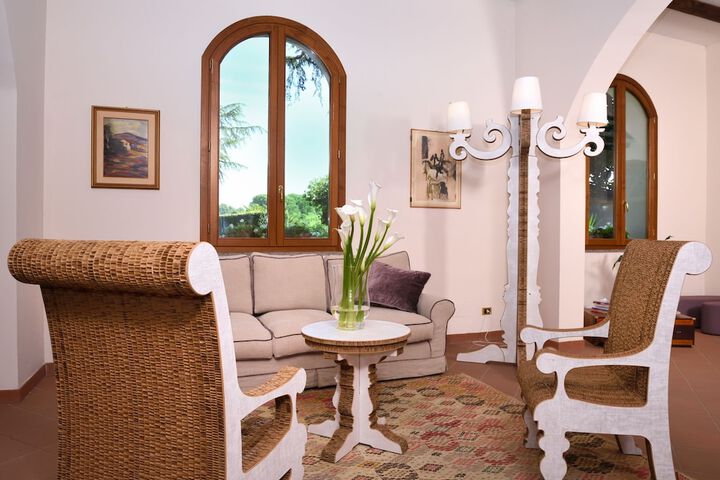 Entrance & Lobby