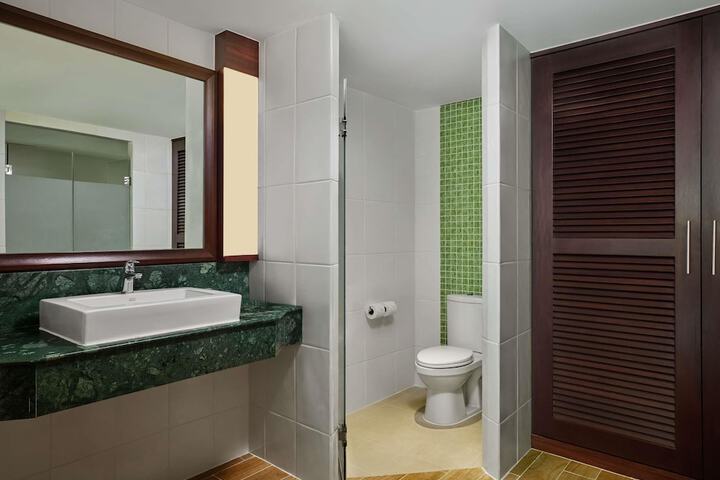 Room 35 of 189