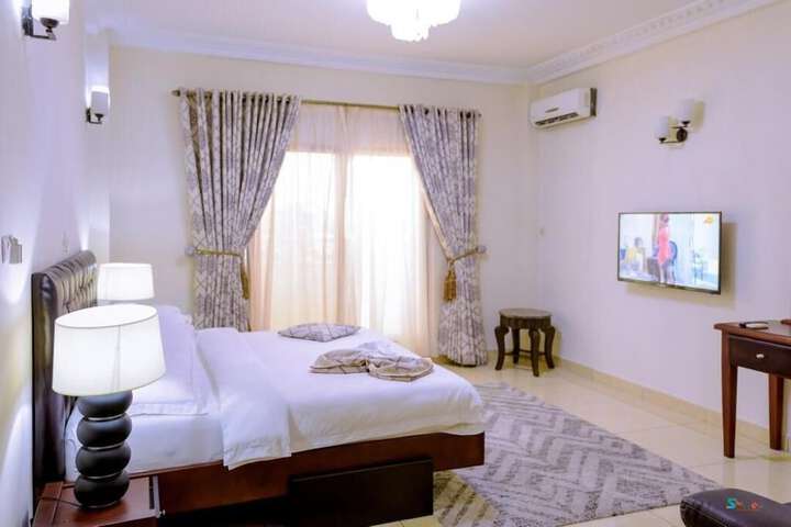 Room 16 of 130