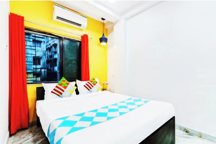 Room 4 of 12