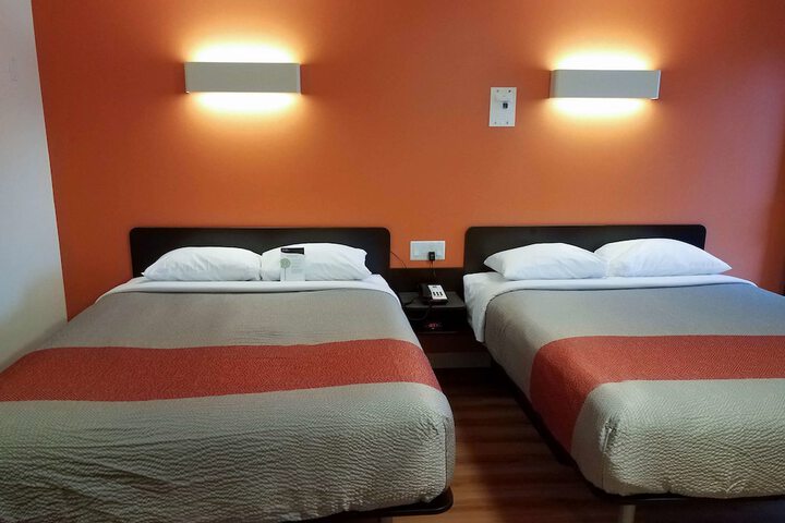 Room 27 of 46