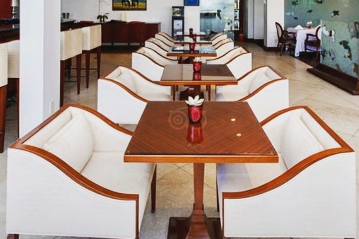 Dining 60 of 90