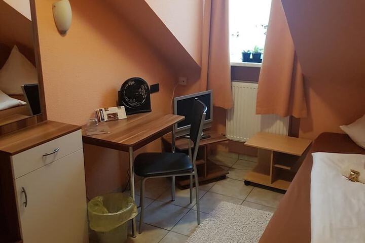 Room 4 of 46