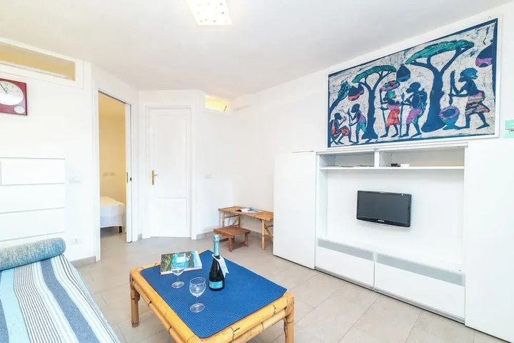 Room 5 of 16