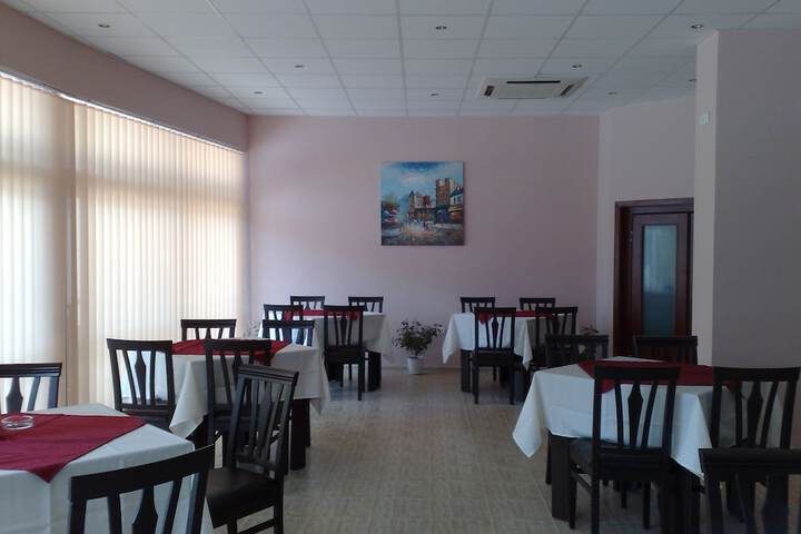 Dining 59 of 92