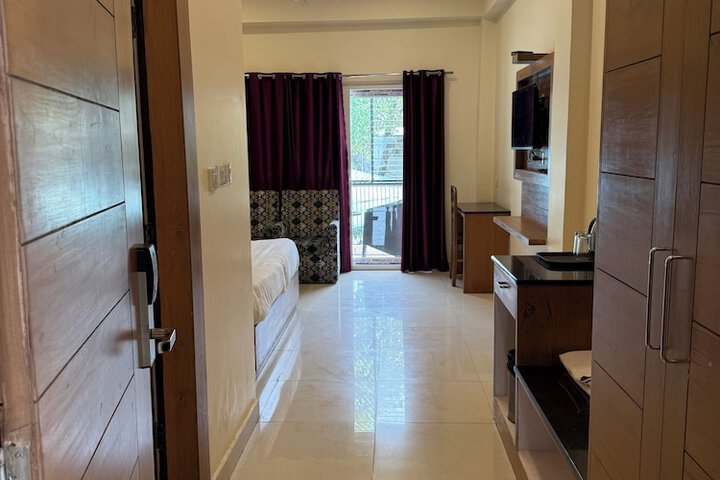 Room 7 of 42