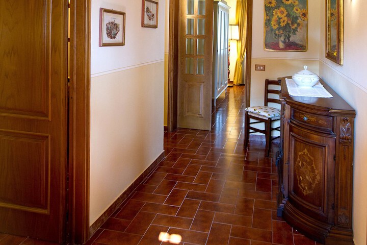 Ballroom/Hall 30 of 39