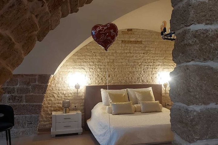 Room 6 of 23